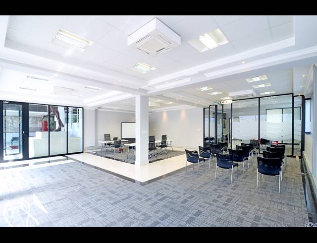 540M² OFFICE TO LET IN PARKMORE